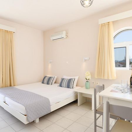 יאליסוס Eugenia Studios & Apartments מראה חיצוני תמונה