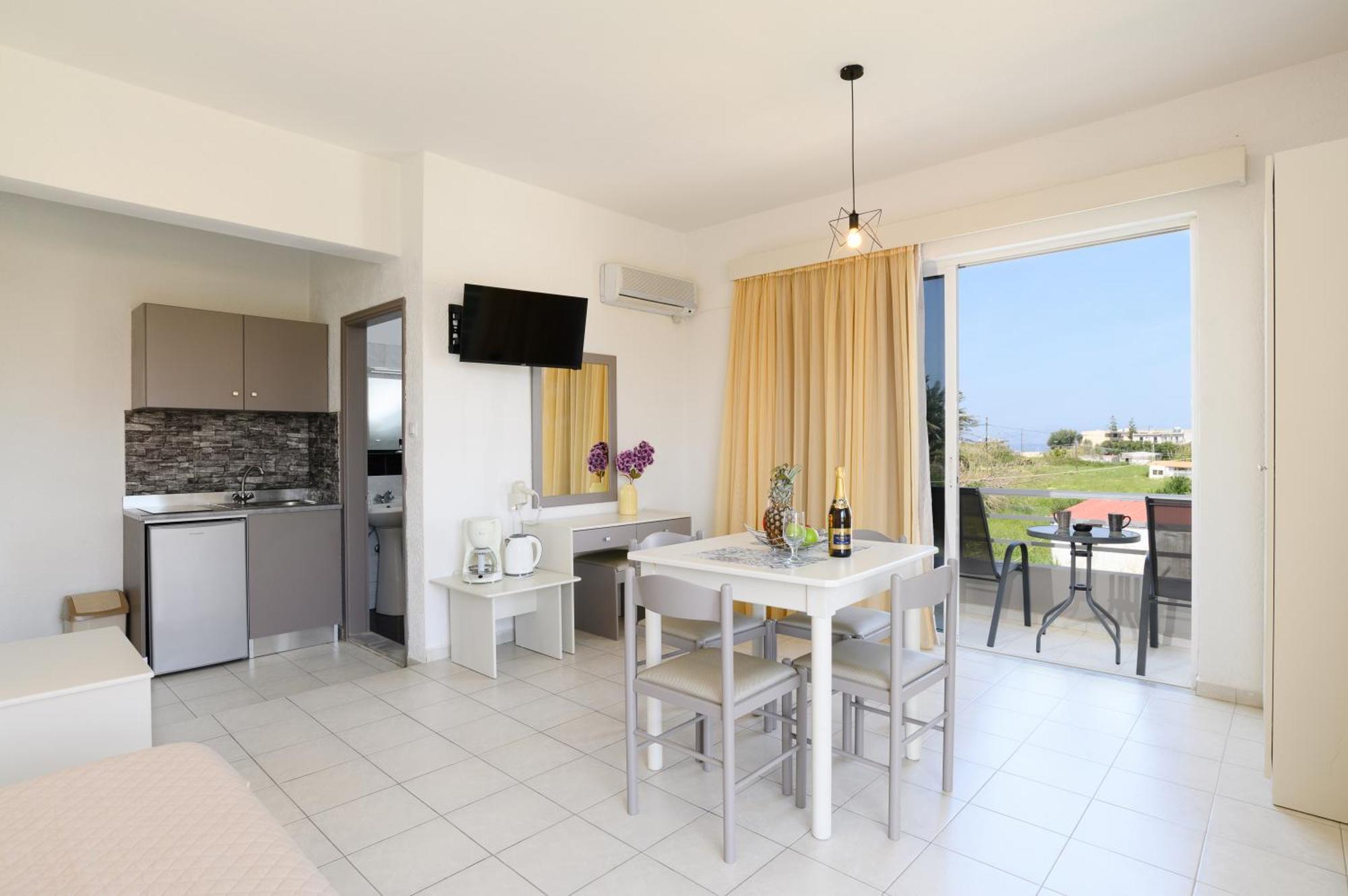 יאליסוס Eugenia Studios & Apartments מראה חיצוני תמונה
